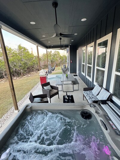 Spacious 4-bedroom home w/ Hot Tub, Game Table and Karaoke in Texas Hill Country