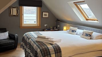 Quadruple Room, Lake View | Free WiFi