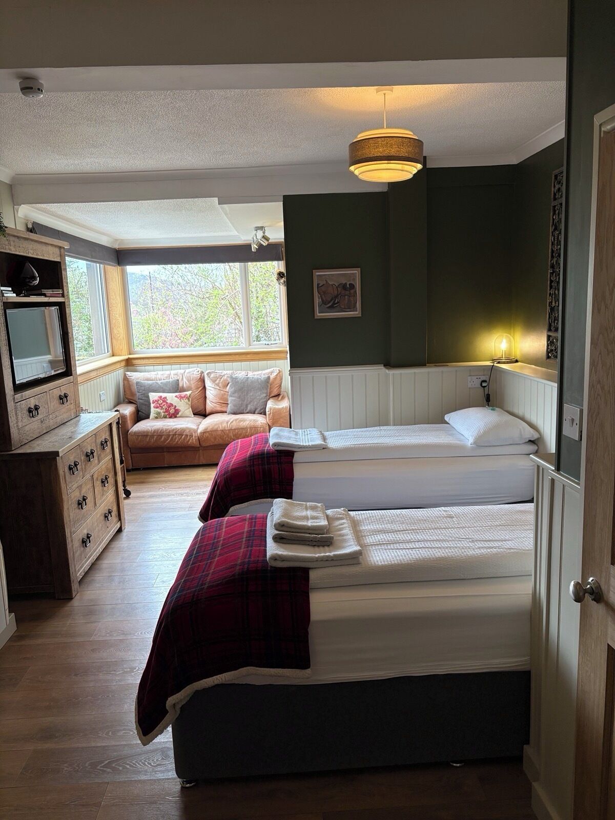 Chambre supérieure double ou avec lits jumeaux, vue sur le lac | Accès au Wi-Fi (inclus)