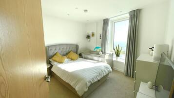 Classic Apartment | 1 bedroom, iron/ironing board, free WiFi