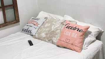 Quarto casal clássico | Escrivaninha, espaço de trabalho para notebook, Wi-Fi de cortesia