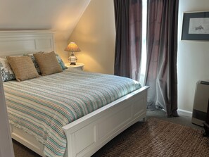 1 bedroom, iron/ironing board, WiFi, bed sheets - Cozy 1-bedroom apartment with AC, WiFi in serene Hampton (Hampton)