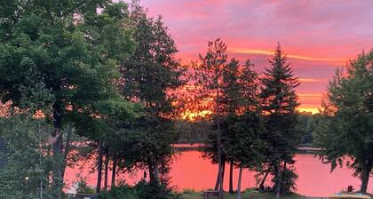 Elegant Kawartha Suite Retreat at the Lake Edge Cottages!