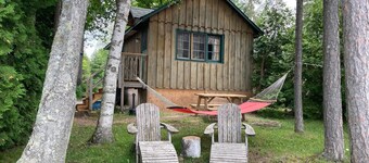 Relaxing Hush Puppy Cottage Retreat at the Lake Edge Cottages!