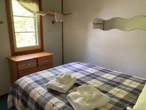 2 slaapkamers, een strijkplank/strijkijzer, wifi, beddengoed