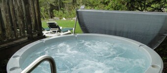 Reigning Cats and Dogs Cottage Retreat at the Lake Edge Cottages!