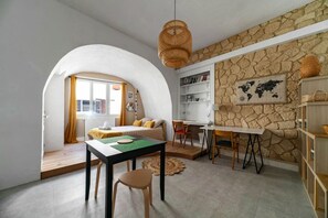Interior - Le Studio des Moulins in the heart of town (Cusset)