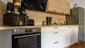 Fridge, microwave, oven, dishwasher