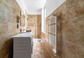 Towels - Air-cond and designer apartment (Vichy)