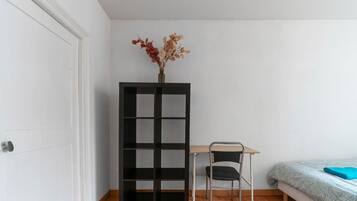 1 bedroom, desk, iron/ironing board, free WiFi