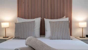 1 Schlafzimmer, Schreibtisch, Bügeleisen/Bügelbrett, Reisekinderbett