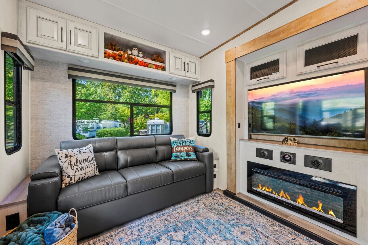 Smart TV, fireplace, table tennis, books