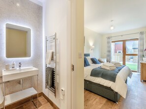 3 habitaciones, wifi gratis y ropa de cama 