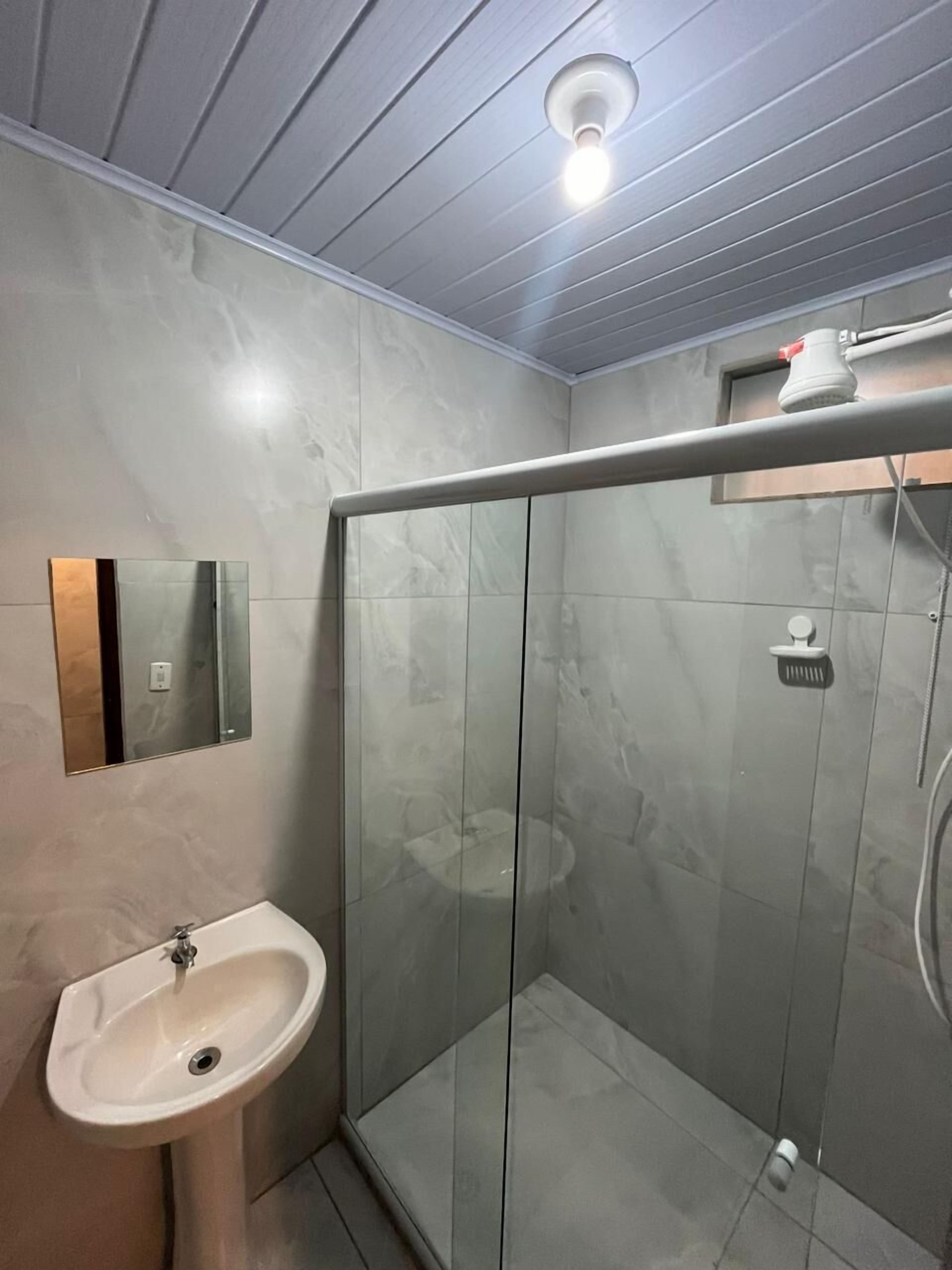 Ducha, artículos de tocador de diseñador, secador de pelo, toallas