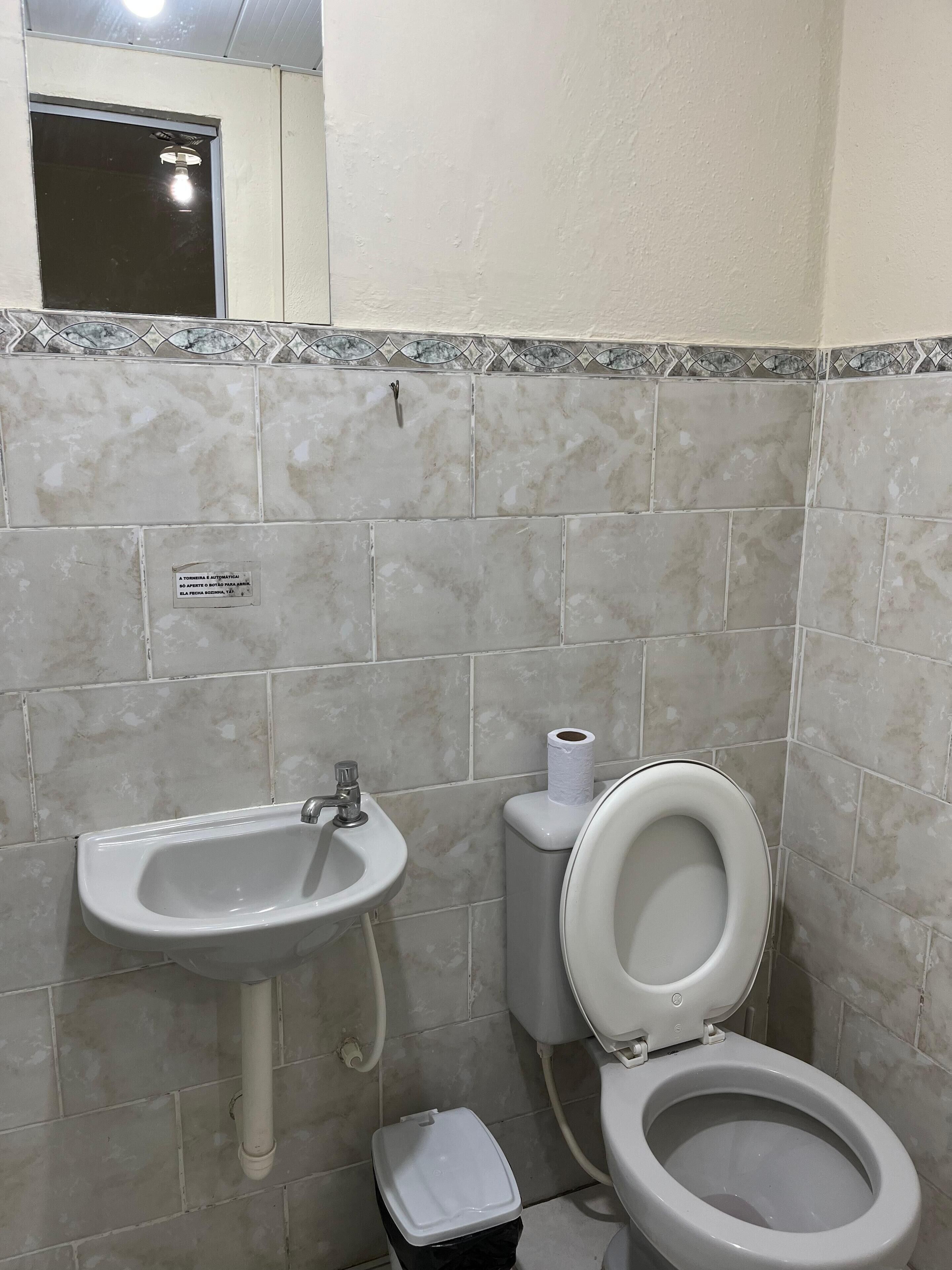 Comfort Twin Room | Bathroom | Shower, designer toiletries, hair dryer, towels