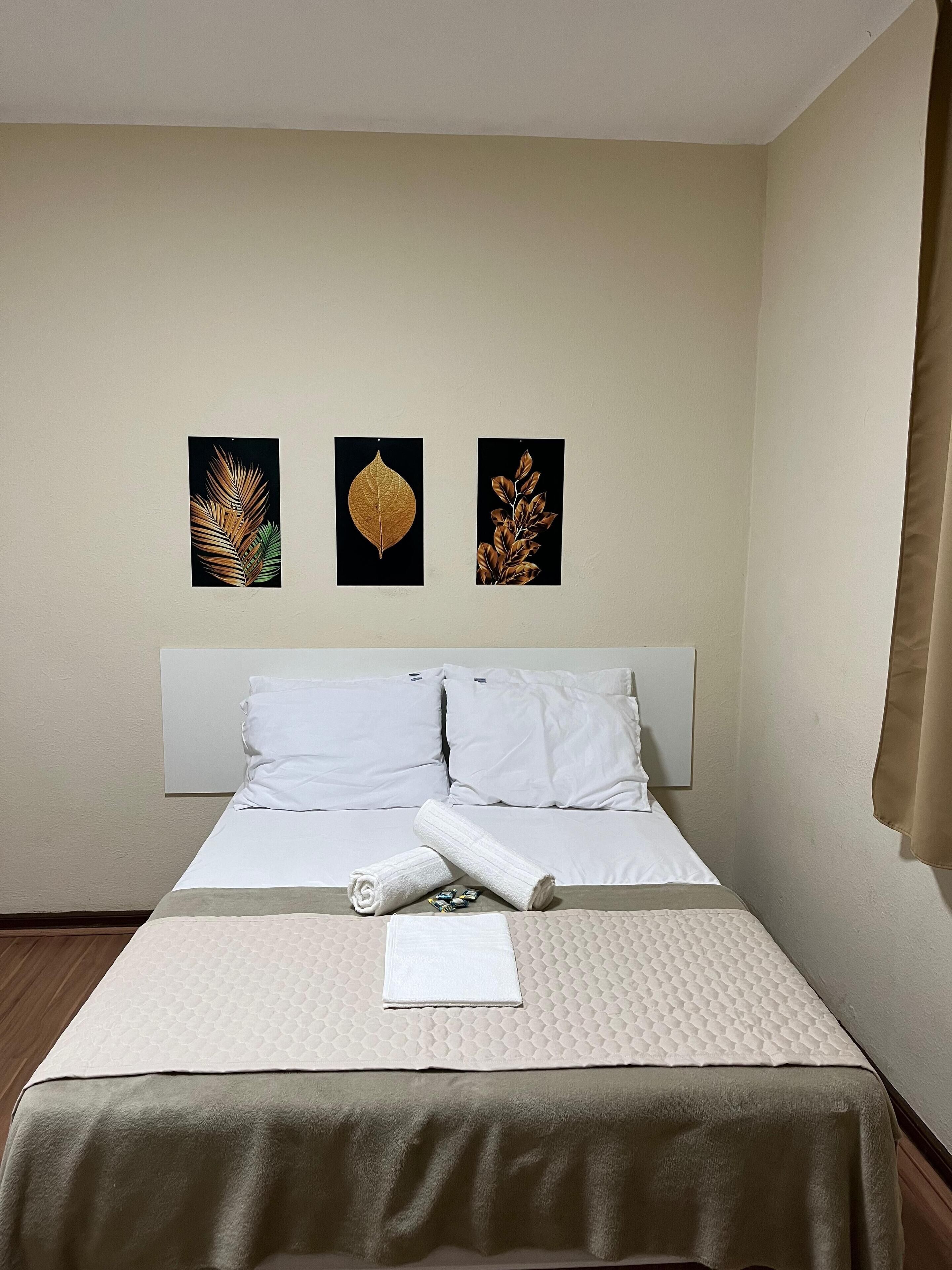 Quarto quádruplo conforto | Roupas de cama de algodão egípcio, roupas de cama premium, escrivaninha