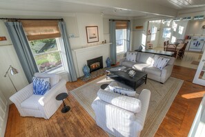 Smart-TV, peis og bøker