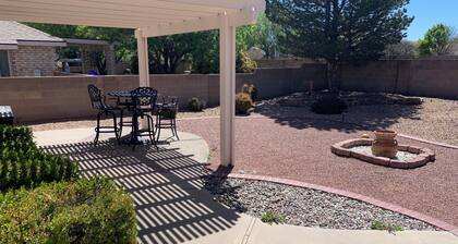 3-bedroom house in superb Albuquerque with WiFi, AC