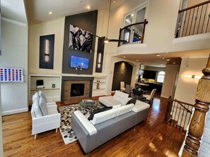 TV, fireplace
