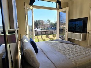 6 bedrooms, WiFi