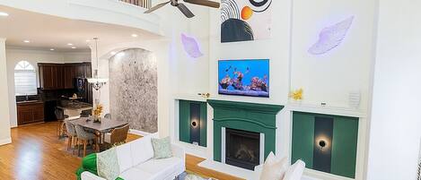 智能电视、壁炉