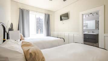 2 bedrooms, iron/ironing board, free WiFi, bed sheets