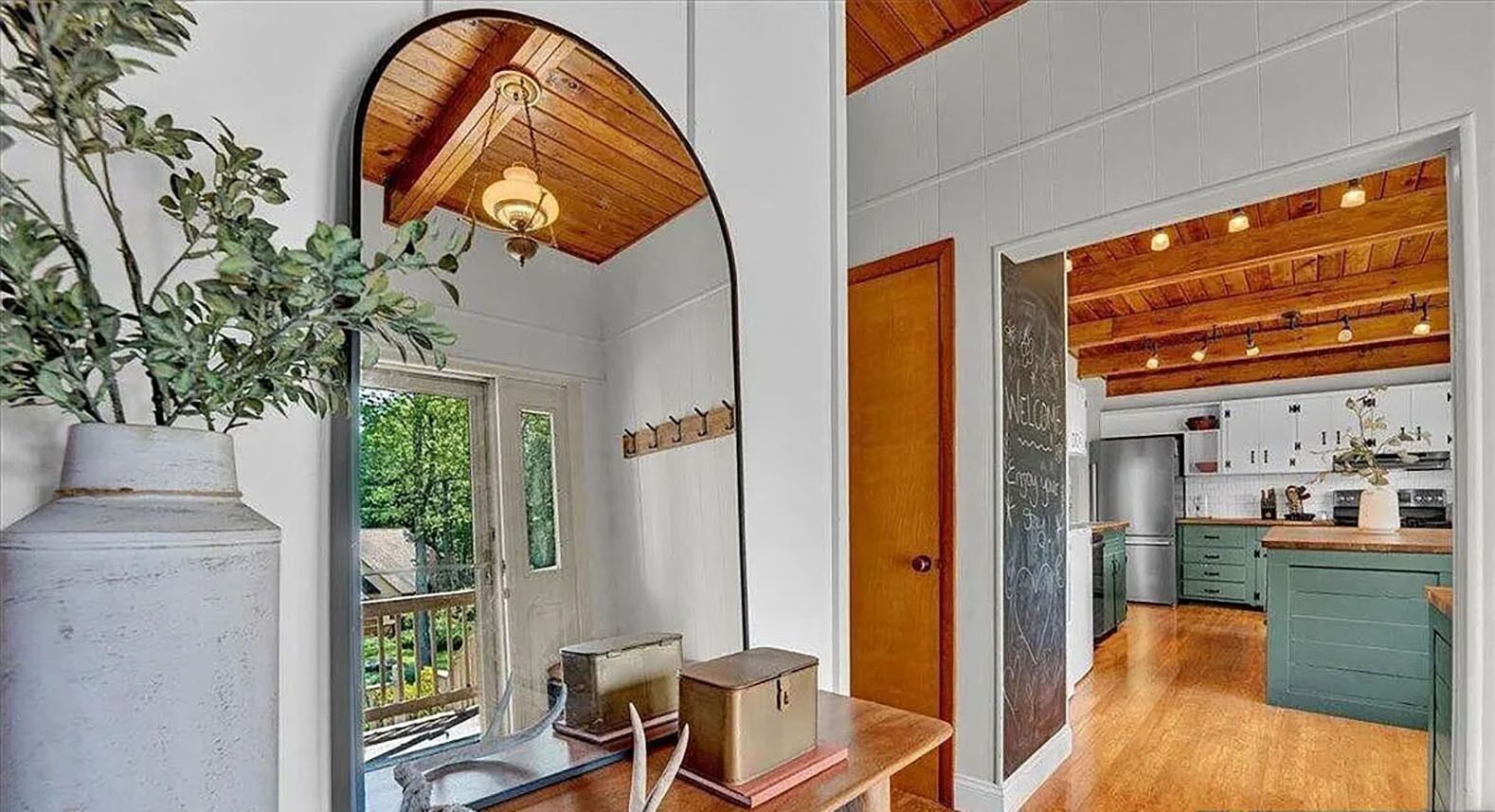 المنشأة من الداخل