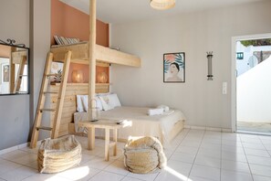 1 bedroom, bed sheets