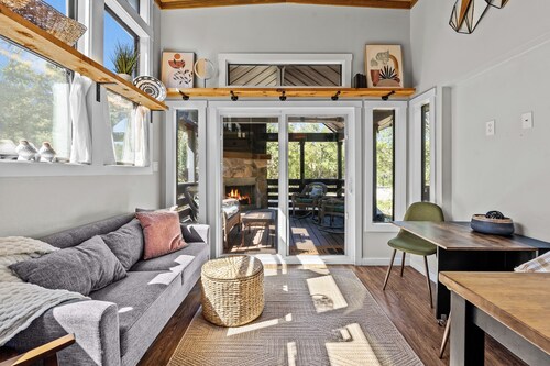 Premium- Blackbird TinyHome.