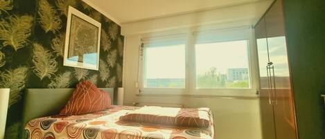 2 slaapkamers, een strijkplank/strijkijzer, wifi