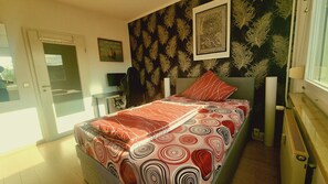 2 makuuhuonetta, silitysrauta/-lauta, Wi-Fi