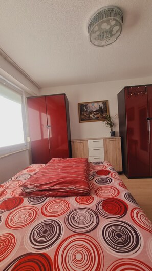 2 bedrooms, iron/ironing board, WiFi - Cozy 3-room vacation apartment at Dresden main station  (Dresden)