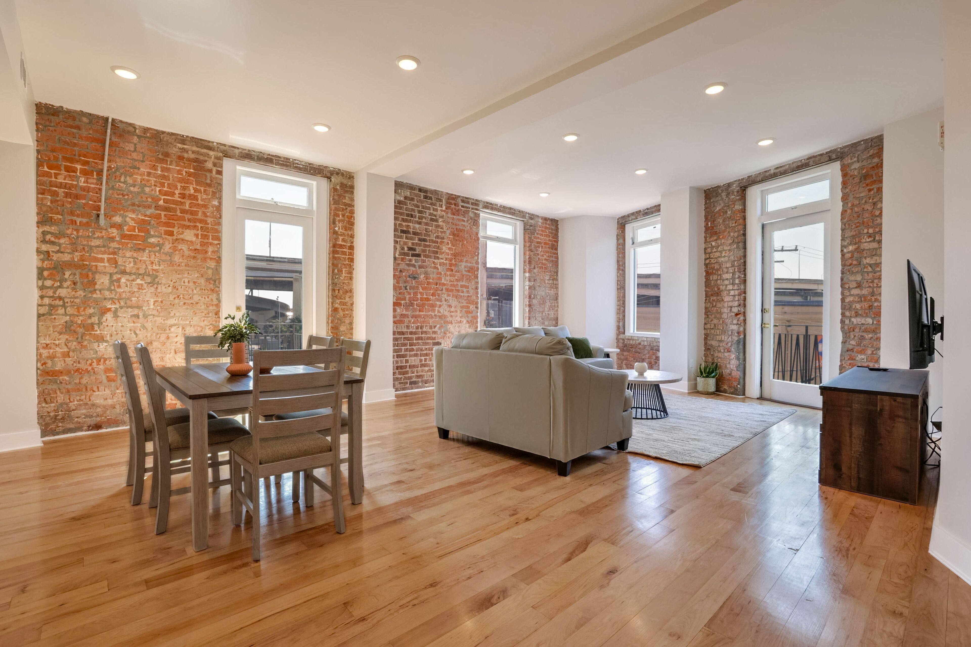 Standard Suite, 3 Bedrooms | Living area | 32-inch Smart TV with digital channels