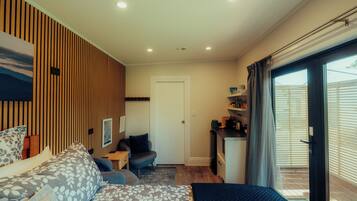 Premium Studio, 1 Queen Bed, River View | Egyptian cotton sheets, premium bedding, pillowtop beds