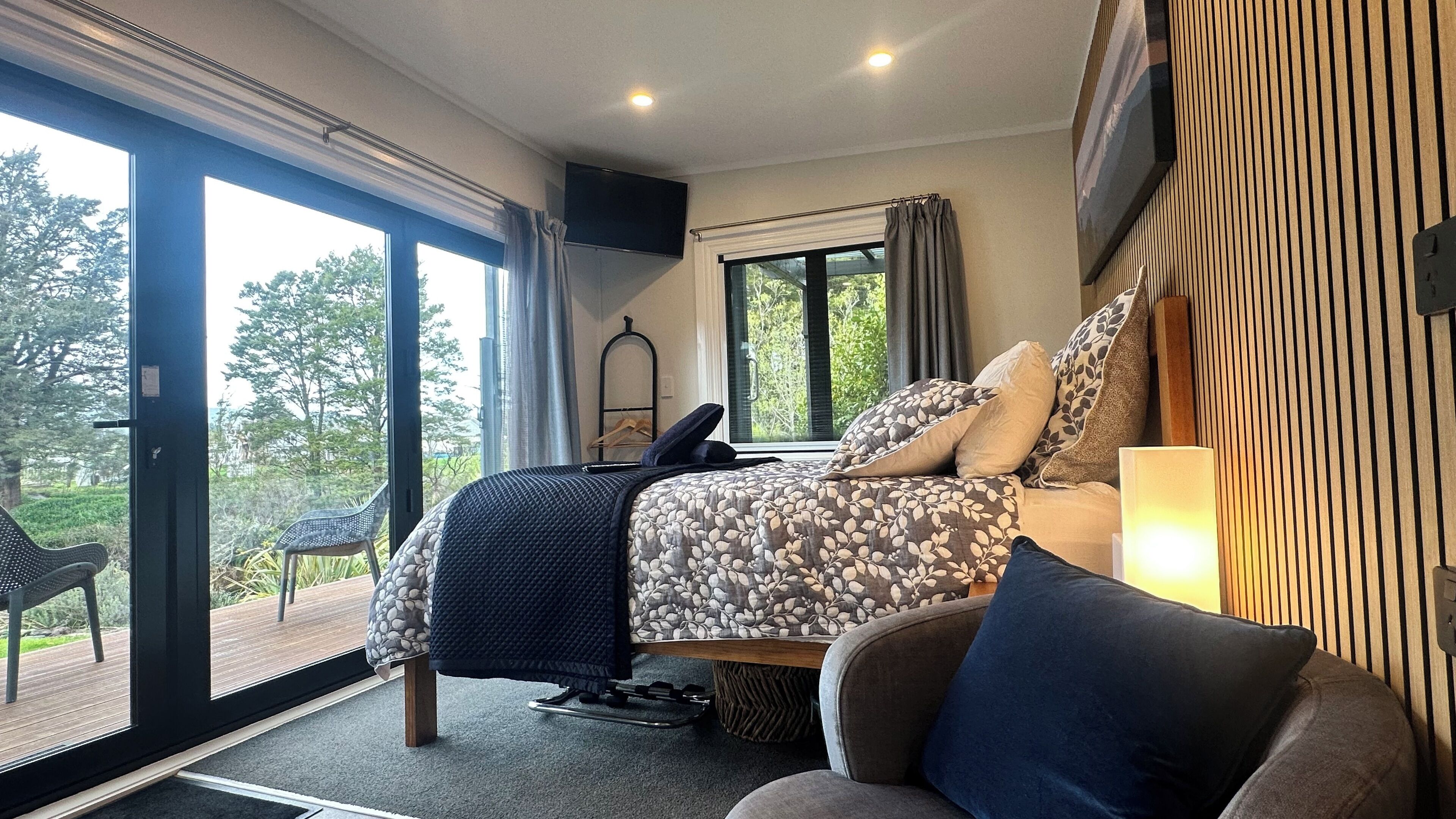 尊榮開放式客房, 1 張加大雙人床, 河景 | 水景