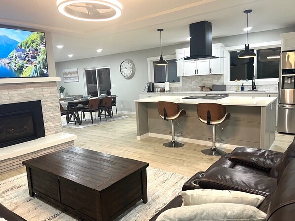 Interior - Spacious 4-bedroom single level home in Beaverton close to Intel/Nike/Golf (Beaverton)