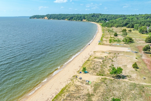 Sun-loungers, beach towels