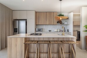 Fridge, microwave, oven, stovetop