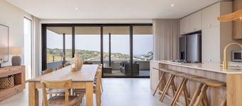 Stylish 4-Bedroom Home | Balcony, Gas BBQ and Garden