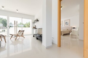 4 室のベッドルーム、セーフティボックス (室内)、アイロン / アイロン台、WiFi (無料)