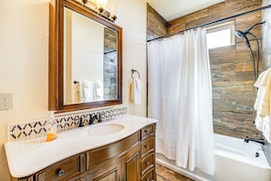 Towels - Mtn-View Home w/ Public Land Access in Guffey! (Guffey)