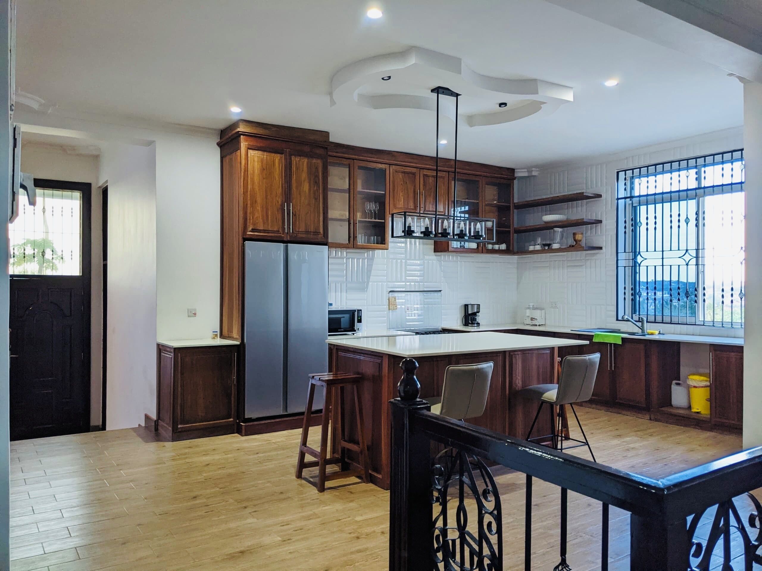 ثلاجة، ميكروويف، فرن، ماكينة لصنع القهوة/الشاي