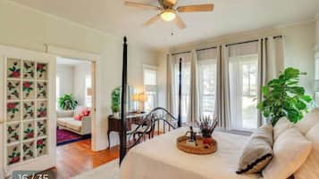 5 bedrooms, travel crib, free WiFi, bed sheets