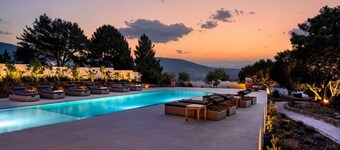 Luxurious Wine Country Villa - Near Lisbon