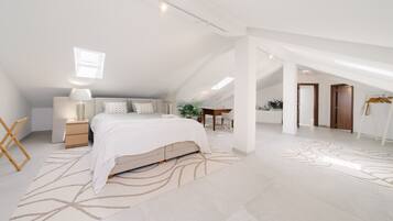 6 bedrooms, desk, iron/ironing board, travel cot