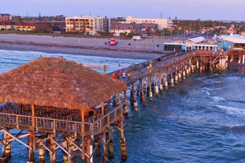 TIKI BLUE TWO: Walk to Beach. Hot Tub+Heated Pool