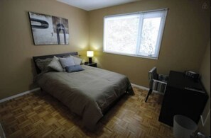 4 chambres, fer et planche à repasser, Wi-Fi, draps fournis