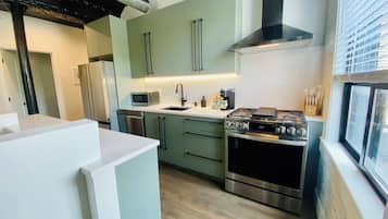 Luxury Apartment, 3 Bedrooms, Kitchen | Private kitchen