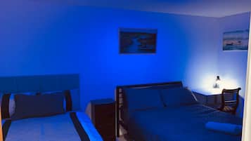 1 chambre, fer et planche Ă repasser, Wi-Fi gratuit, draps fournis