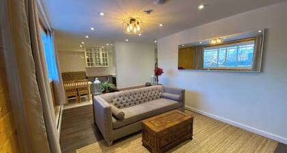 The Madison - 2 BDRM Stylish Apartment by LRT!